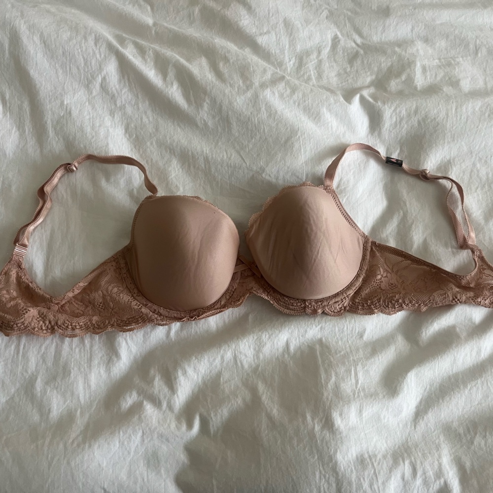 Victoria's Secret Dream Angels Demi Bra - Picture 2 of 4
